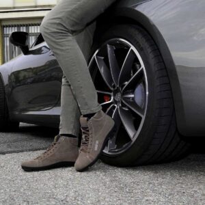 Sparco Palagio Brown Shoes Sneakers in Suede Picture2: Designed for ultimate street durability and performance, Sparco Palagio Brown Shoes Sneakers in Suede is what you’d expect in a competition driving shoes. That is why these shoes/boots feature a flexible rubber sole for maximum pedal feel and control. The sole continues up the heel's back to provide a smooth and stable pivoting point for heel-toe shifting. Comfortable shoes/boots that can be used for everyday car and motorbike driving, touring, racing, karting and even sim racing.